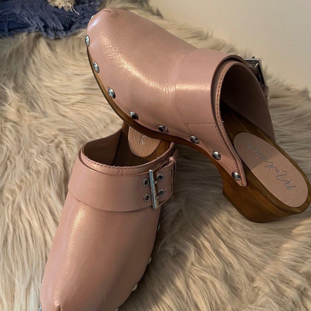 NWB Matisse London pink leather clogs 9